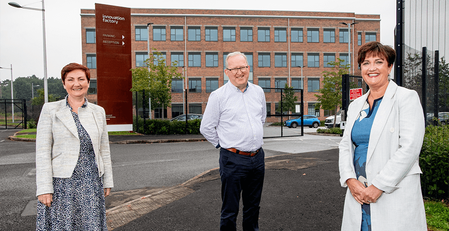 Pictured (L-R) are Anne Marie McGoldrick, Co-Founder, The Electric Storage Company and Eddie McGoldrick, Director and Co-Founder, The Electric Storage Company with Grainne McVeigh, Director of Advanced Manufacturing & Engineering, Invest NI.